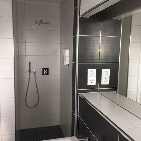 Exklusives Keine Monteure